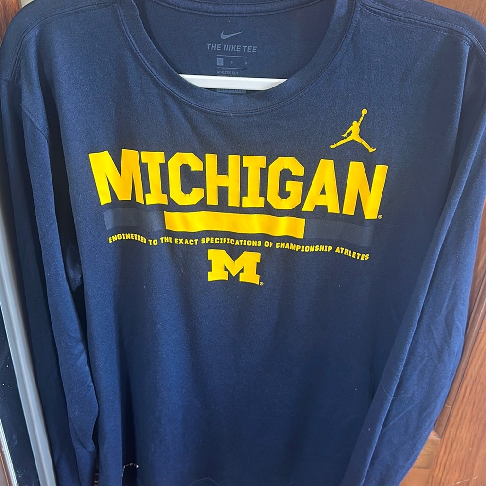 Dri-fit Nike University of Michigan shirt
